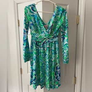 Lily Pulitzer short cotton dress - long sleeved, front and back V neck: SZ XS